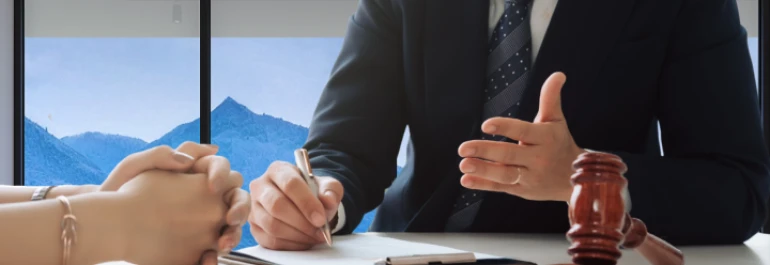 ¿Se puede reclamar abogado incumplimiento de obligaciones y mala conducta?