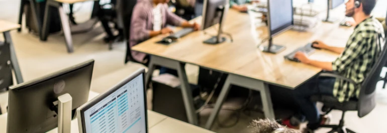 Un RLT suspendido de empleo y sueldo, ¿mantiene sus funciones durante este periodo?