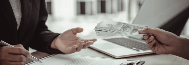 Durante la baja por riesgo de embarazo, ¿se cobran pagas extras?