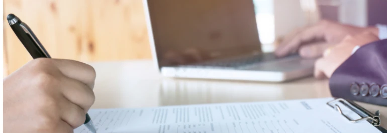 Estando de excedencia ¿se puede solicitar el paro?