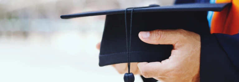 ¿Cuándo se extingue el contrato predoctoral?