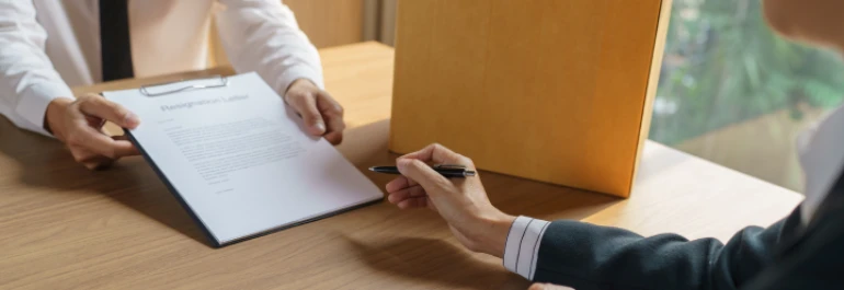 ¿Cuál es el contrato idóneo para cubrir la baja de una sustituta?