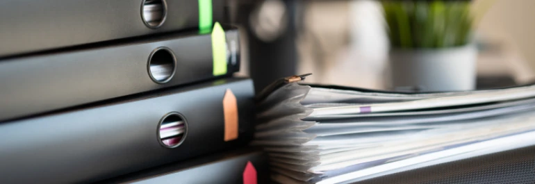 ¿Se puede acumular en una demanda de extinción del contrato por impago (art. 50.a ET) una reclamación de cantidad por horas extra?