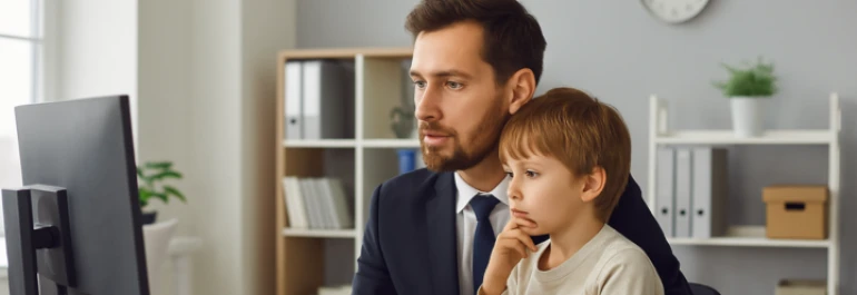 ¿Puede un trabajador llevar a su hijo al trabajo si no tiene con quién dejarlo?