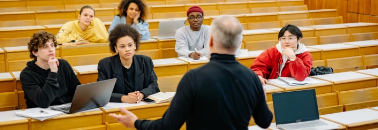 ¿Puede percibirse el complemento por demora en la jubilación si ya se alcanza la pensión máxima?