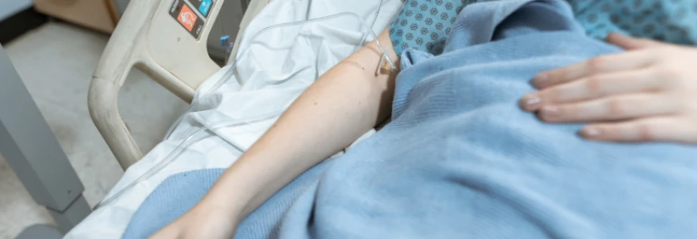 ¿Puede un trabajador solicitar un nuevo permiso retribuido por hospitalización si se trata del mismo familiar y la misma enfermedad?