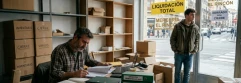 ¿Qué ocurre con el contrato de un interino de un autónomo cuando este cierra su negocio y sigue de baja médica?
