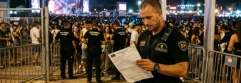 ¿Cómo se calculan las horas ordinarias y extraordinarias de un vigilante de seguridad contratado para un evento de corta duración?