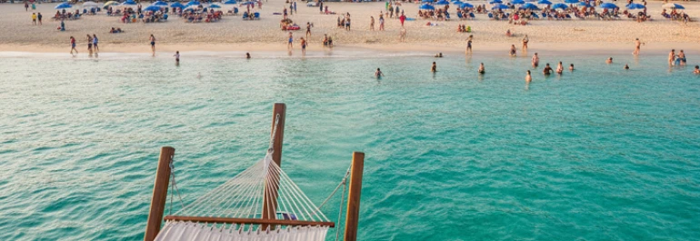 ¿Se pueden coger vacaciones sin haberlas devengado y descontarlas en el finiquito si el trabajador causa baja?