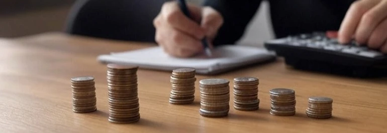 ¿Un trabajador con contrato para la obtención de la práctica profesional tiene derecho a indemnización al finalizar el contrato?