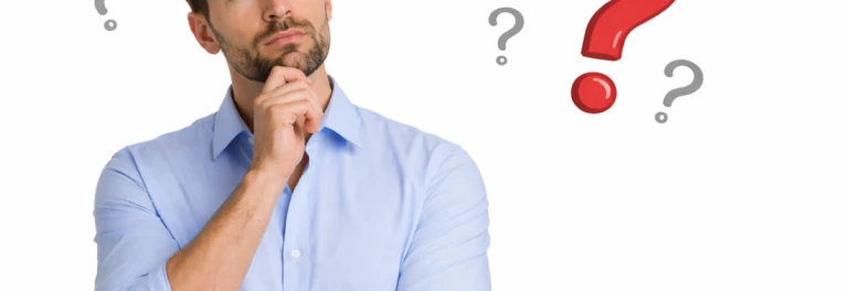 hombre dudando interrogante rojo 
