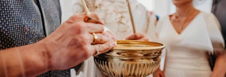 ¿Existe permiso retribuido para acudir a un bautizo?