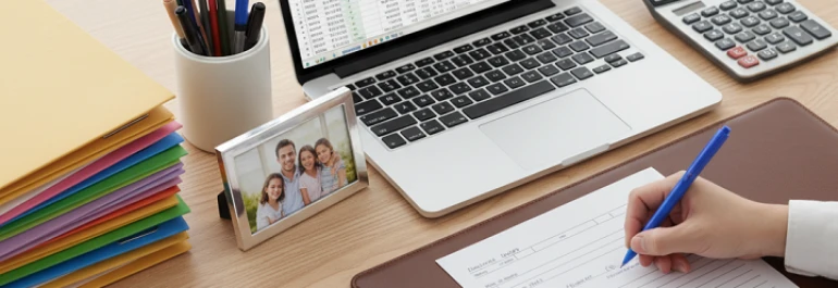 ¿Cómo calcular el finiquito de un trabajador que ha trabajado 179 días en el año y cómo afectan las horas trabajadas y los días de vacaciones a este cálculo?