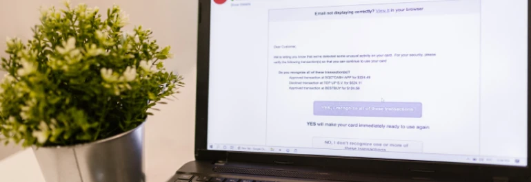  ¿Puede considerarse represalia el despido de una trabajadora que expresó una desavenencia laboral mediante un correo electrónico? 