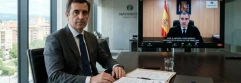  alto directivo sentado en un despacho 