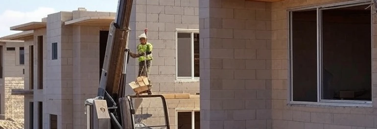 ¿Es posible formalizar un contrato fijo discontinuo con un trabajador que realiza labores durante algunos meses del año?