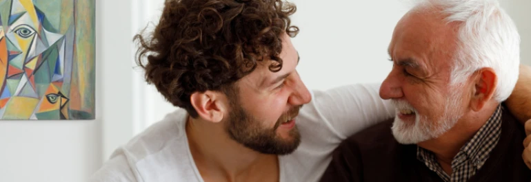 Si se contrata a un hijo en régimen general, ¿se puede acoger el autónomo a la bonificación por contratar familiares?