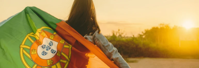 ¿Cómo se realiza la contratación de un trabajador de nacionalidad portuguesa?