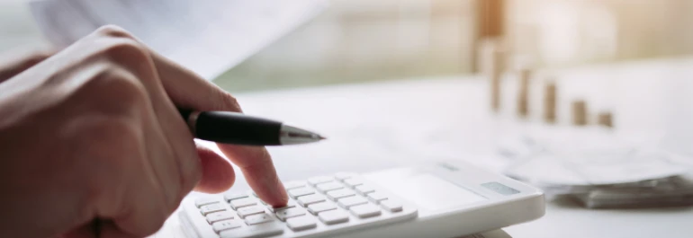 Un trabajador que ya no trabaja en la empresa, ¿puede solicitar el cobro de atrasos por la nueva redacción del convenio?