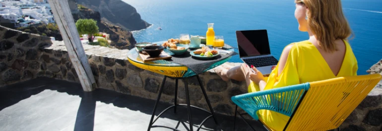 ¿Es válido el preaviso de dimisión realizado cuando el trabajador se encuentra de vacaciones?