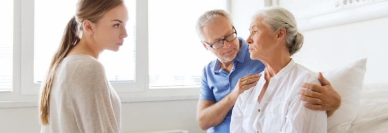 ¿Cuántos días de permiso tiene un trabajador para ver a su madre enferma en otro país?