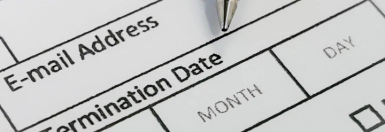 ¿Puede realizarse la baja de un fijo discontinuo con efectos retroactivos?