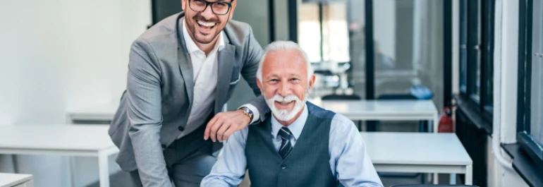 ¿Una empresaria puede contratar a su hijo en el Régimen General como asimilado?