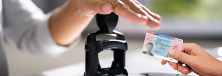 ¿Cómo se debe realizar el cambio del NIE por el DNI en Seguridad Social?