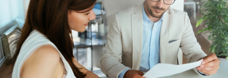 En el contrato de relevo, ¿hay que respetar el 65% del salario, o solo de la base de cotización?