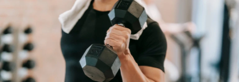  ¿Es procedente el despido disciplinario de un trabajador que, estando de baja, realiza una actividad física incompatible con su incapacidad? 